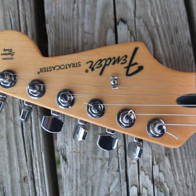 Fender Stratocaster MIM 2009 - Lake Placid Blue image 5