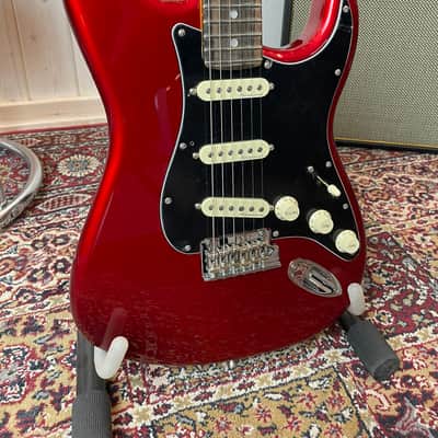 Fender Limited Edition American Professional II Stratocaster EB 2024 - Candy Apple Red image 2
