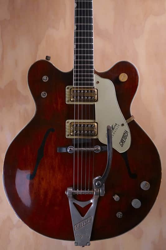 Gretsch G6122 Country Gentleman Electric Guitar in Walnut, 1967 Model - Good