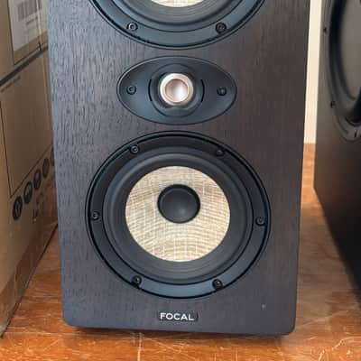 Focal Shape Twin (2020 Walnut Finish) Local Pickup in Nashville image 5