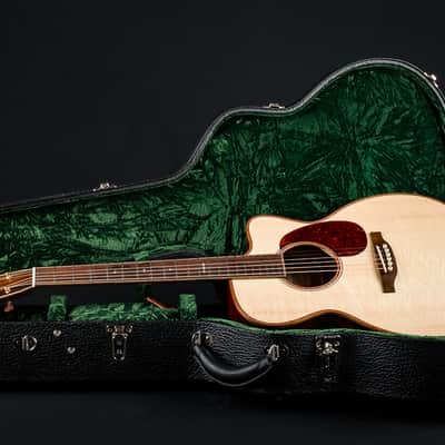 Bourgeois 000 Cutaway Large Soundhole Custom Cocobolo and Bearclaw Adirondack Spruce NEW image 25