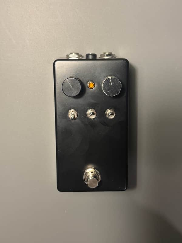 Fairfield Circuitry The Unpleasant Surprise CLONE imagen 1