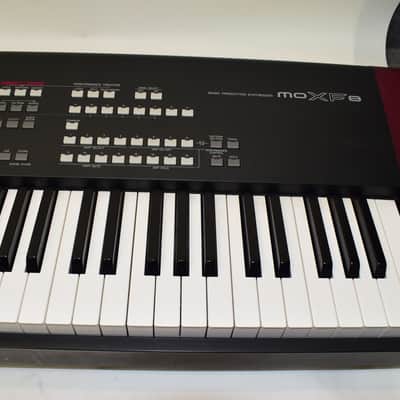 Yamaha MOXF8 88-Key Synthesizer Workstation Keyboard image 6