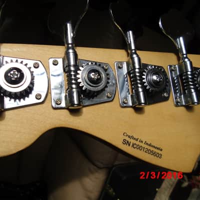 Squier P Bass/ PJ Bass Special Shoreline Gold (?) image 8