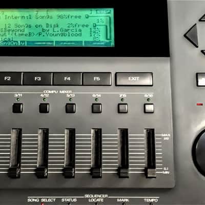 ROLAND MV30 - ESTACIÓN DE TRABAJO MUSICAL image 8