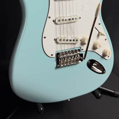 Squier FSR Classic Vibe 70's Stratocaster Electric Guitar Sonic Blue Finish (680) image 3