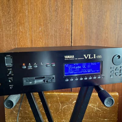 Yamaha VL1-m Version 2 VIRTUAL ACOUSTIC TONE GENERATOR New Displsy & belt of FD & internal battery w/ disk