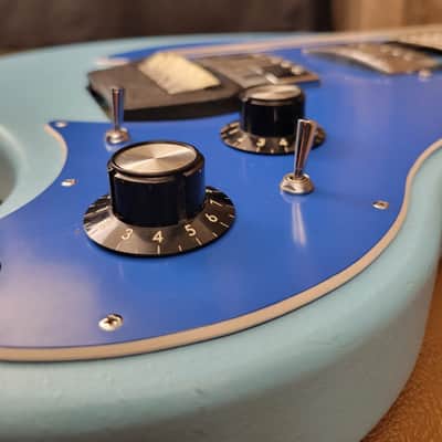Ovation Breadwinner 1973 - Sky Blue Lyrachord Finish image 5
