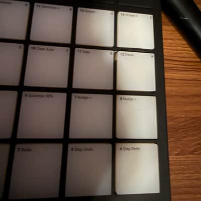 Native Instruments Maschine Mikro MKIII - Black image 3