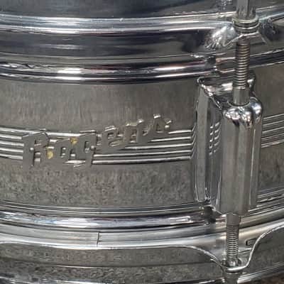 Rogers vintage "Dynasonic" 5 1/2x14 snare drum late 60's early 70's - chrome image 3