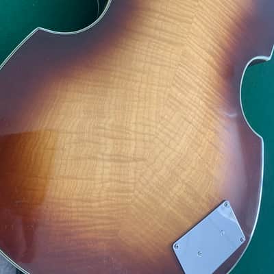 hofner 5001 / m  1967 sunburst image 16