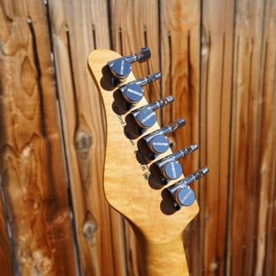 Schecter DIAMOND SERIES PT Classic - Caribbean Fade Burst 6-String Electric Guitar w/ Black Tweed  Hard Case image 5
