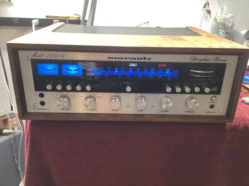 Marantz Model 2250B 50-Watt Stereo Solid-State Receiver 1976 - 1977 - Silver with Wood Case image 1