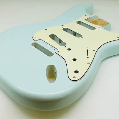 Show Me Nitro Finishes 4lbs 2oz Nitro Lacquer S-Style - Faded Sonic Blue image 6