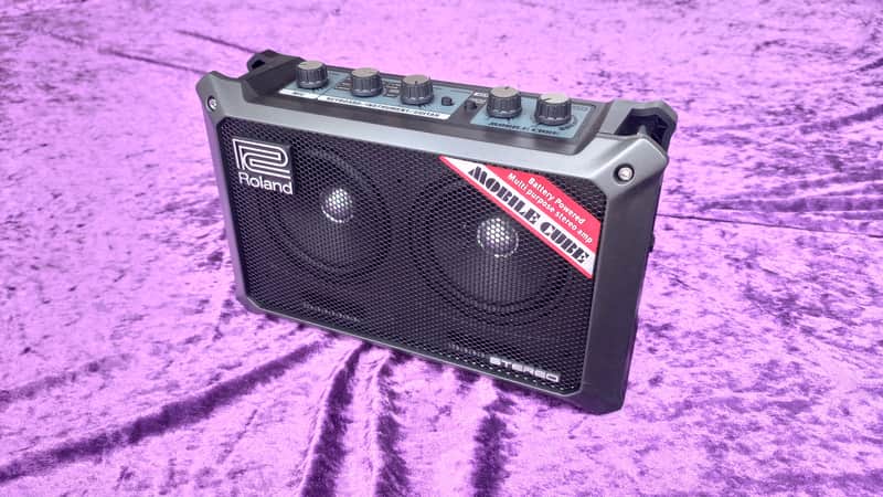 Roland mobile cube * Battery powered mobile amp * up to 15 hours running time * weighs only 2,5 kg * inputs for guitar, microphone, keyboards image 1