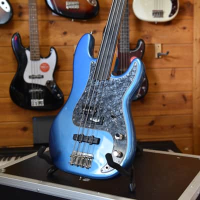 Fender Tony Franklin 4 String Fretless Precision Bass in Lake Placid Blue image 3
