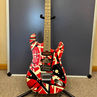 EVH Striped Series Frankie 2020 - Present - Red / White / Black Stripes Relic image 1