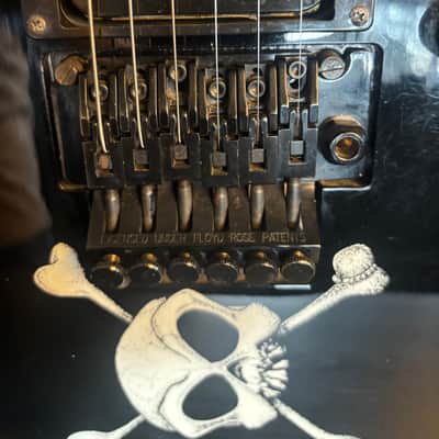 Squier Showmaster HH Skull & Crossbones 2003 - 2004 - Black Metallic / Skull & Crossbones image 4
