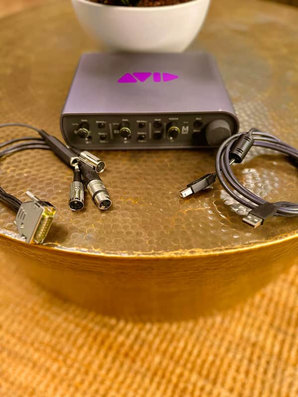 Avid MBox 3 USB Audio Interface 2010s - Silver / Black - With multi break out cables, and USB Cable imagen 1
