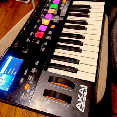 Akai Advance 25 Keyboard Controller 2010s - Black image 3