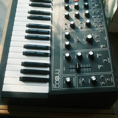 Moog Grandmother Dark 32-Key Semi-Modular Analog Synthesizer 2020 - Present - Black / Black Panel image 5