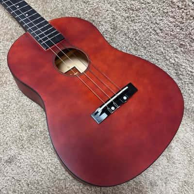 Rogue RU20 Baritone Ukulele w/ Bag image 2