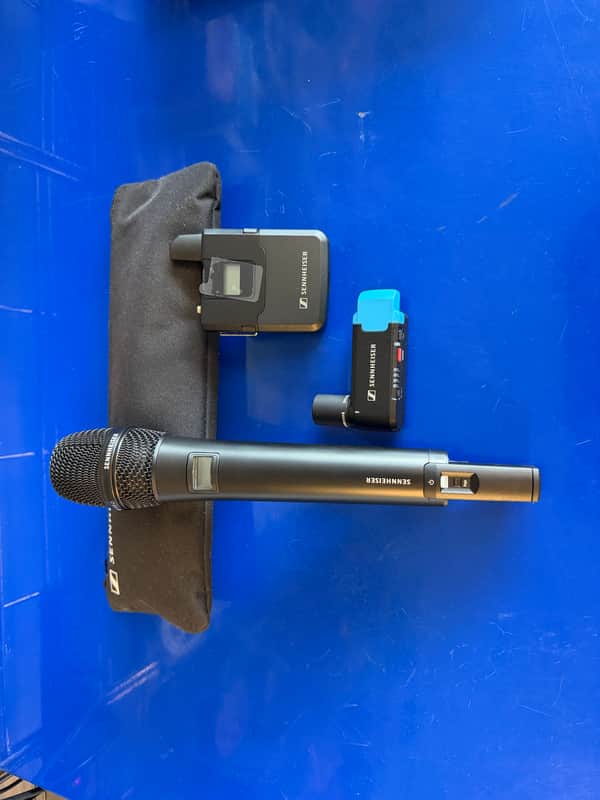 Sennheiser AVX Combo Set (Band 1880 - 1930 MHz) Wireless Microphone System with 835 and ME2 Lavalier 2015 - Present - Black image 1