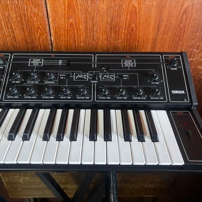YAMAHA CS-10 CS 10 vintage analog synthesizer w/ case image 4