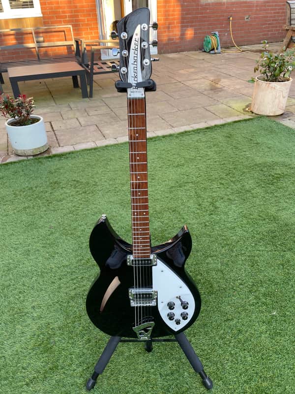 Rickenbacker 330 Jetglo 2023