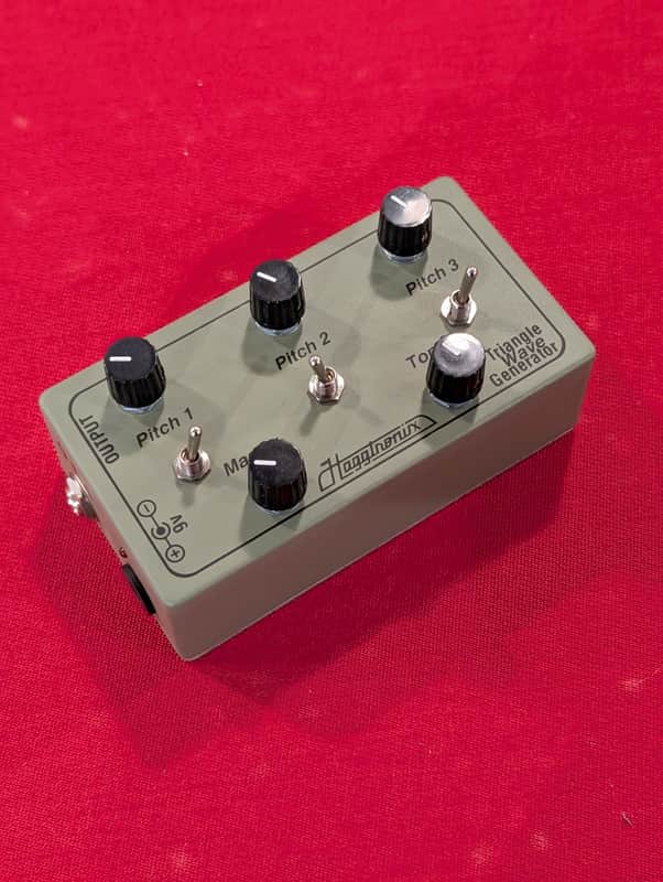 Haggtronix Triangle Wave Generator 2026 - Green image 1