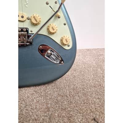 Fender Vintera '60s Stratocaster - Electric Guitar - Blue - Like New w/ Hard Case image 7