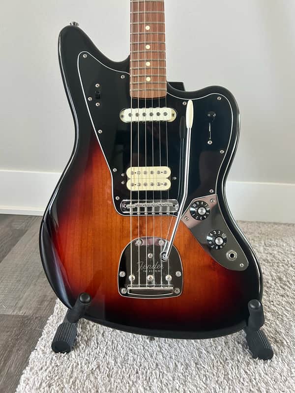 Fender  Jaguar Pau Ferro Fingerboard 2018 - 3-Color Sunburst