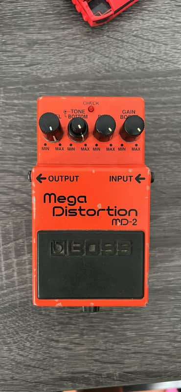 Boss MD-2 Mega Distortion (Silver Label) 2001 - Present - Red image 1