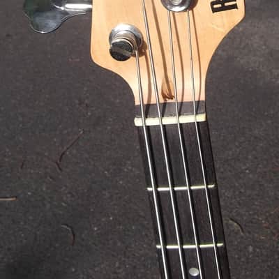 Beginner RockJam P Style Bass Guitar Tri Color Sunburst image 2