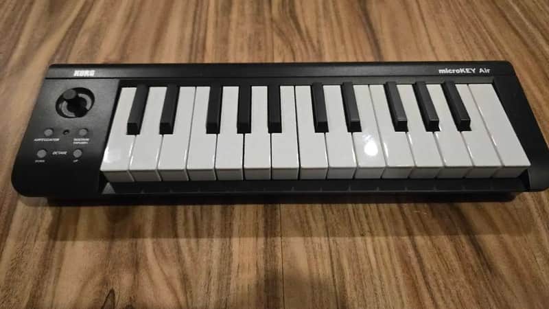 Korg microKEY Air 25-Key Bluetooth/USB MIDI Controller - Version 2 image 1