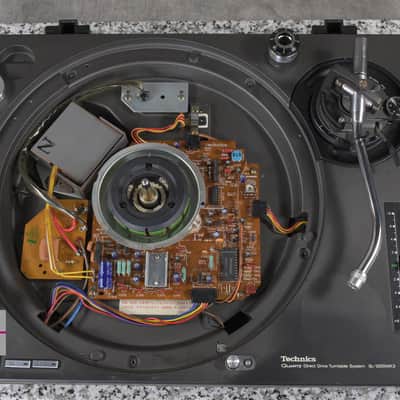 Technics SL-1200MK3 Black Direct Drive DJ Turntable in Good Condition image 7