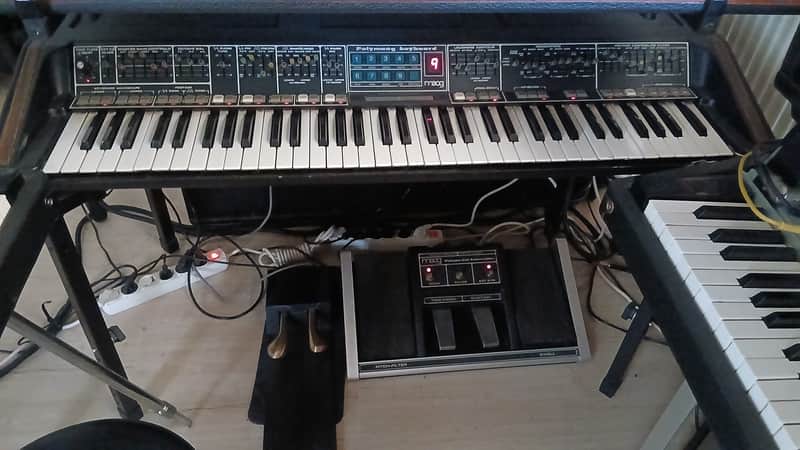 Moog Polymoog Synthesizer 1975 - Vinyl image 1