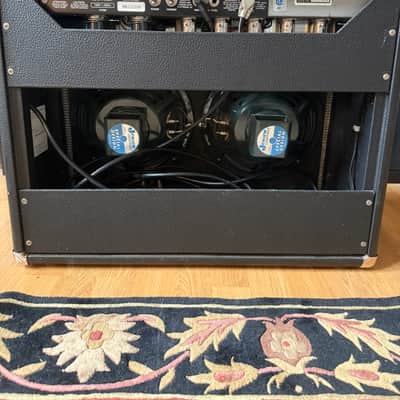 Fender "Custom" Vibrolux Reverb 40-Watt 2x10" Guitar Combo 1996 - 2013 - Black image 4