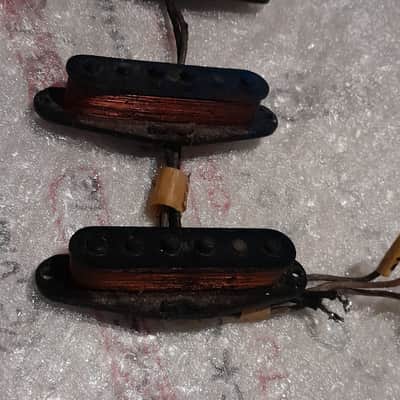 1963 Fender stratocaster pickups pre-CBS vintage original matched set, all original wires & windings - clean for their age -- Fairly hot set -- Bridge 6.12k, Middle 5.96k, Neck 6.0. parts for luthier restoration project '63 1960s 60s Strat image 2