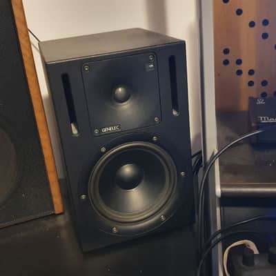Genelec 1030A 6.5" Powered Nearfield Studio Monitor (Pair) 1994 - 2005 - Black image 1