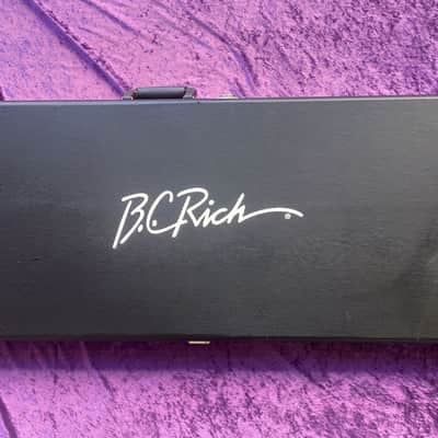 B.C. Rich Mockingbird Bass or guitar form fit hard case * best protection for your Mockingbird Bass * very hard to find! excellent NOS condition/just a few scratches visible *RC-6* image 3