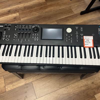 Yamaha MODX6+