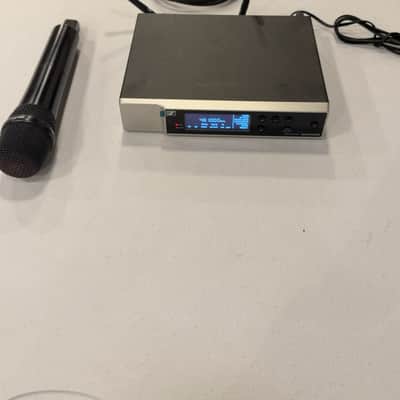 Sennheiser EW-D 835-S Wireless Handheld Mic System Q1-6 image 2