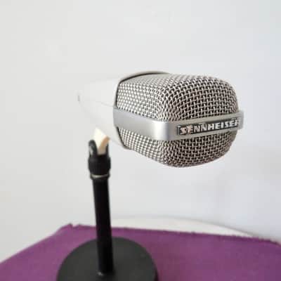 Sennheiser MD 421-2 Cardioid Dynamic Microphone image 7