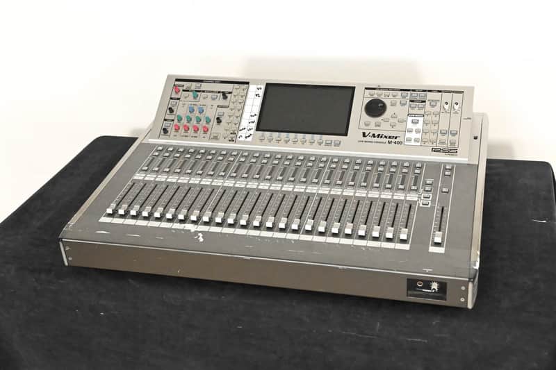 Roland M-400 48-Channel Live Digital Mixing Console CG01RKS Bild 1