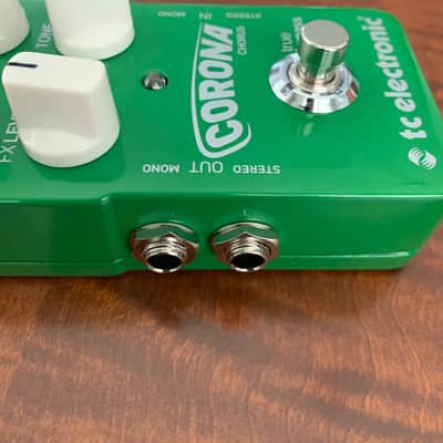 TC Electronic Corona Chorus 2011 - Present - Green image 5