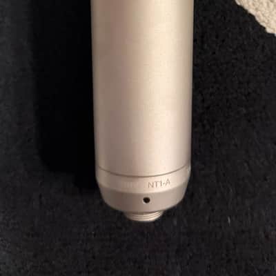 RODE NT1-A Large Diaphragm Cardioid Condenser Microphone 2002 - Present - Silver