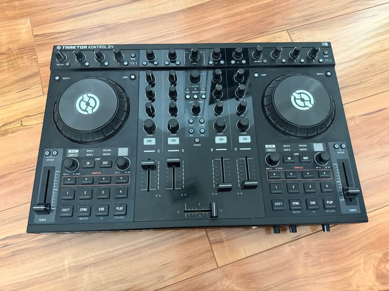 Native Instruments Traktor Kontrol S4 | Reverb