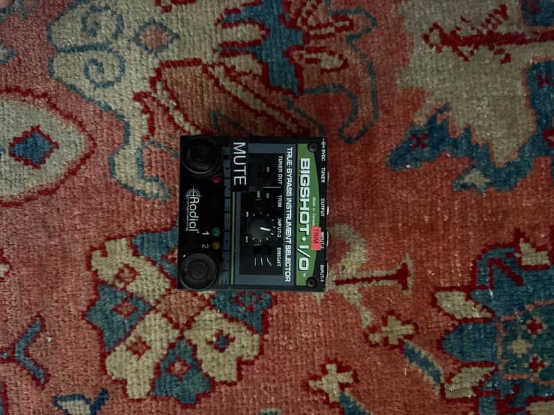 Radial Bigshot I/O True-Bypass Instrument Selector V2 2010s - Black/Green image 1