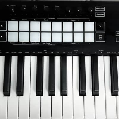 Akai Used Akai Professional LPK25 mk2 25-key USB Mini Keyboard Controller 2020s image 2